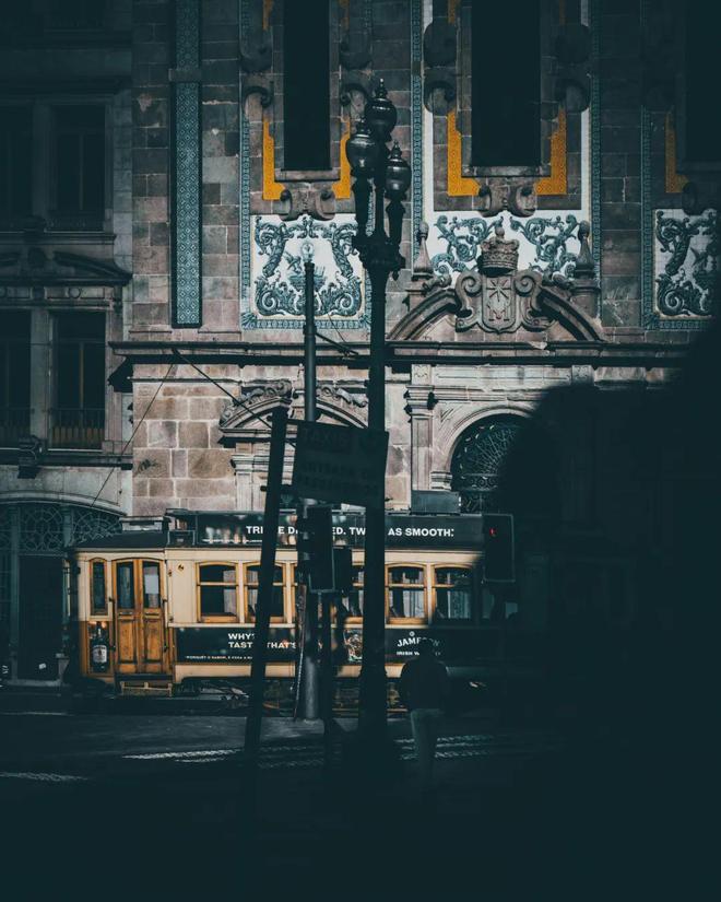 法遍地都是青花瓷教堂被中西混搭硬控了!AG真人网页欧洲景德镇!葡萄牙隐藏版玩(图16) 法遍地都是青花瓷教堂被中西混搭硬控了!AG真人网页欧洲景德镇!葡萄牙隐藏版玩(图16)