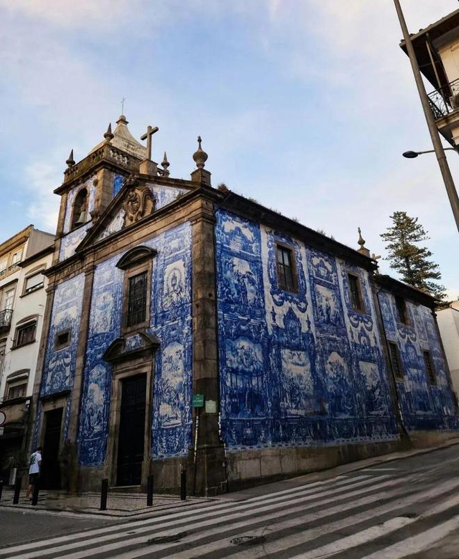 法遍地都是青花瓷教堂被中西混搭硬控了!AG真人网页欧洲景德镇!葡萄牙隐藏版玩(图26) 法遍地都是青花瓷教堂被中西混搭硬控了!AG真人网页欧洲景德镇!葡萄牙隐藏版玩(图26)